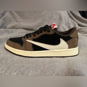 Travis Scott Jordan 1 - Mocha - Mens 9.5
